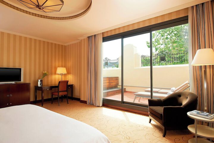 Room 13 of 52