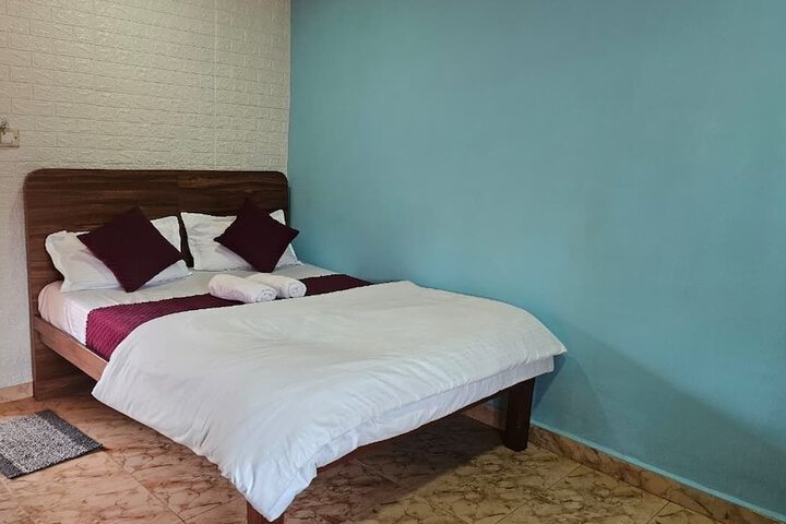 Room 5 of 19