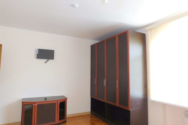Room 3 of 20