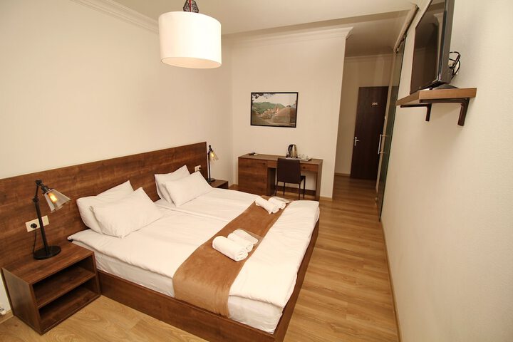 Room 33 of 134