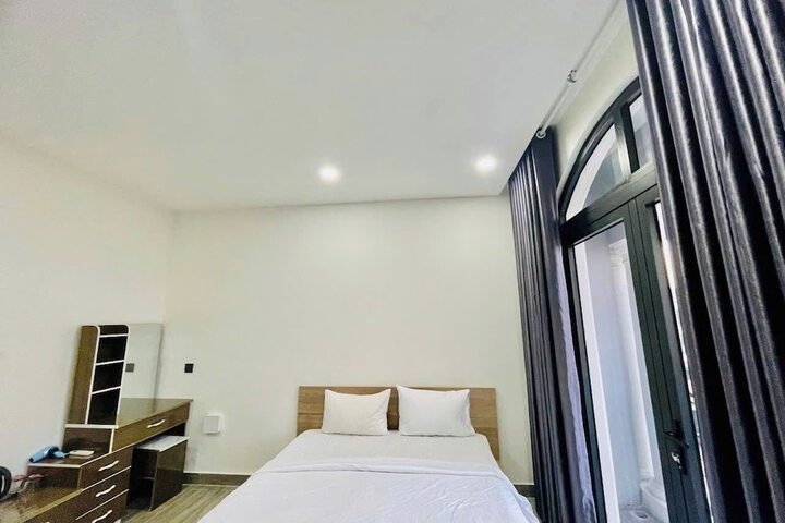 Room 6 of 27