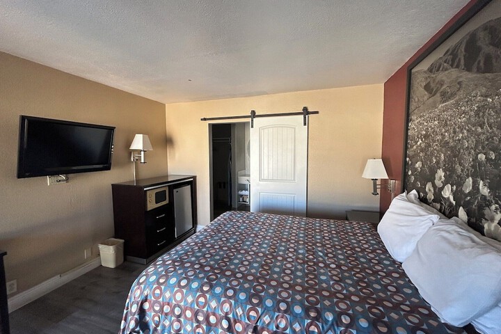 Room 9 of 21