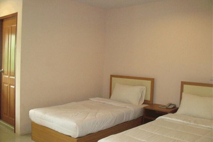Room 9 of 29