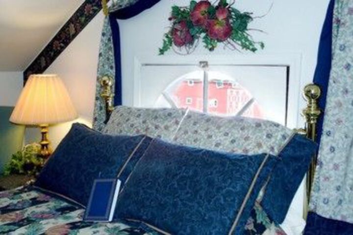 Room 90 of 200