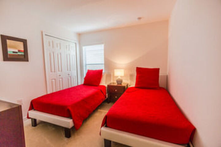 Room 34 of 105