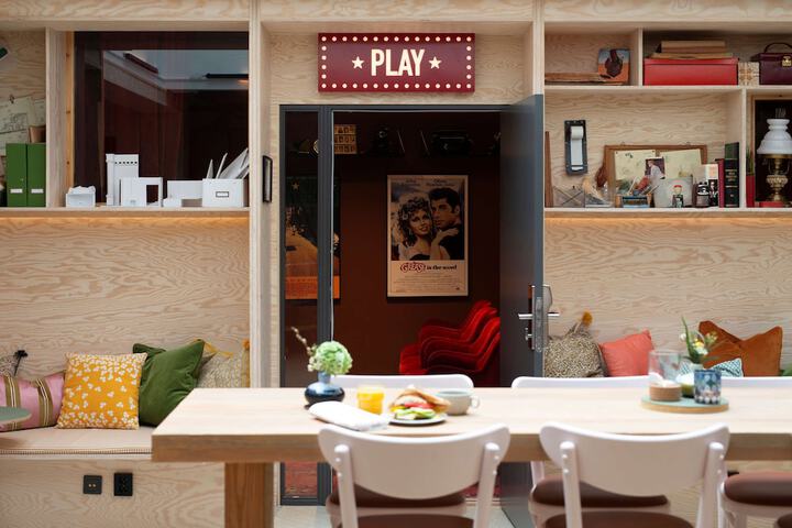 Guest Lobby