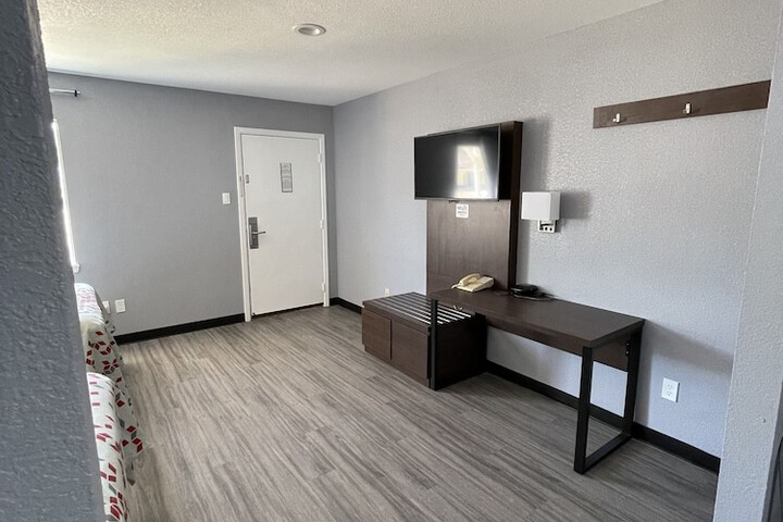 Room 8 of 42