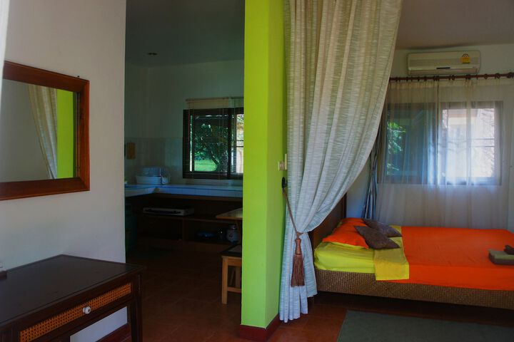 Room 2 of 16