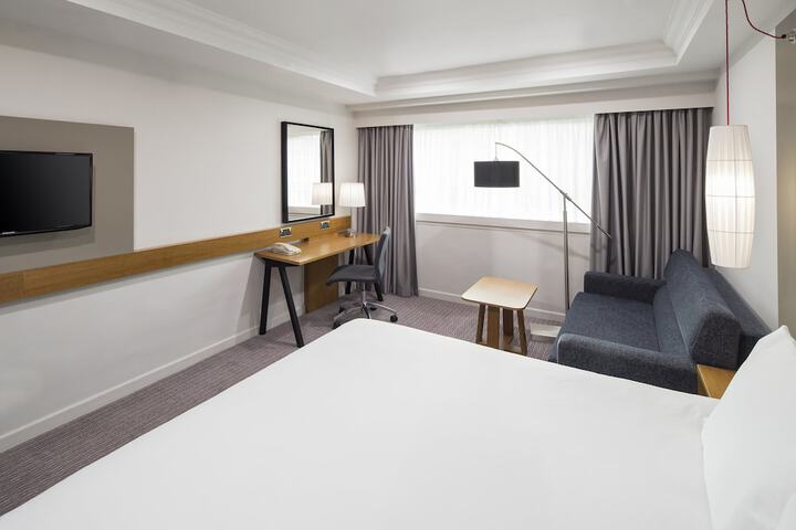 Room 14 of 103