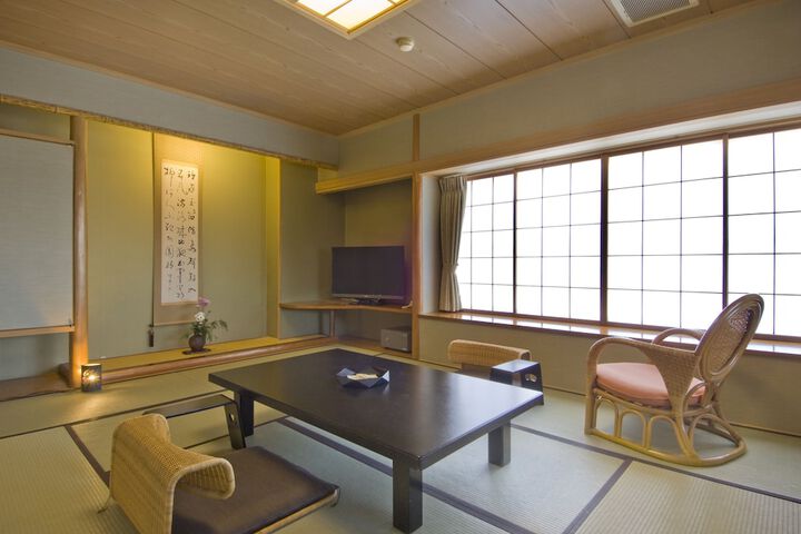 Room 6 of 75