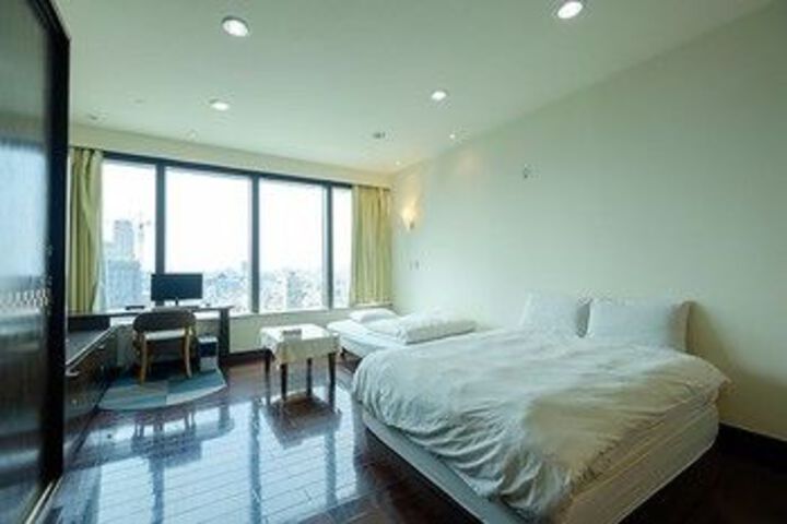 Room 7 of 24