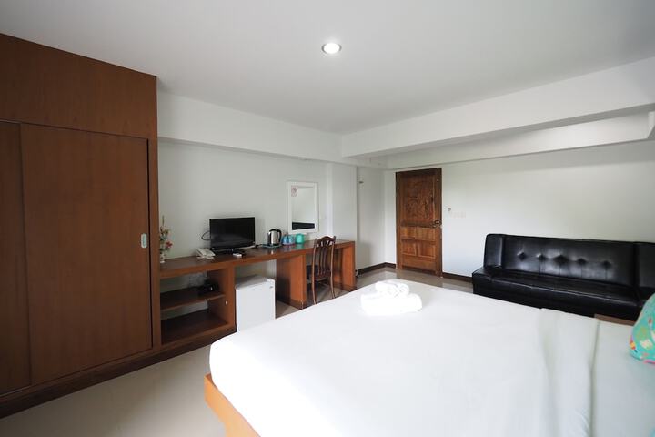 Room 10 of 31
