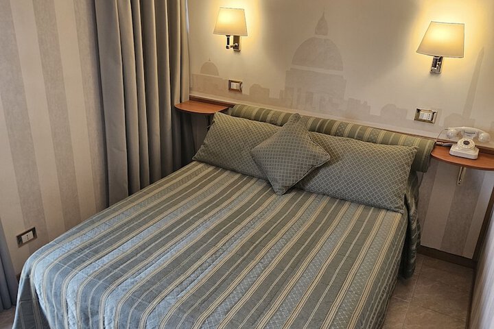 Room 34 of 72