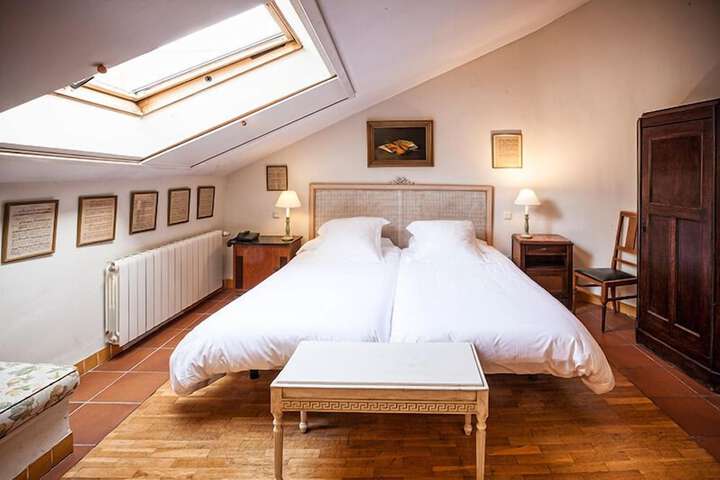 Room 8 of 35