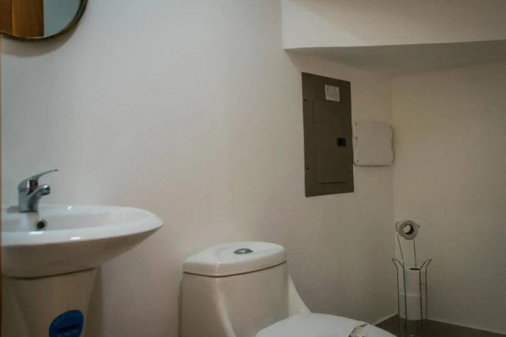 Room 8 of 22