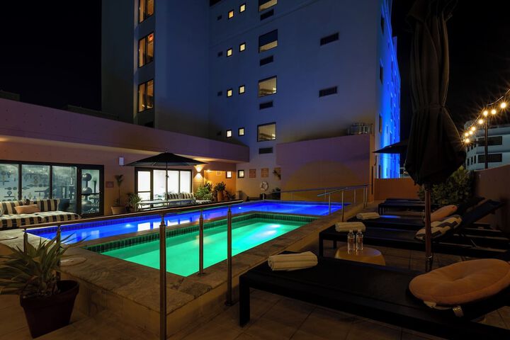 Pool 82 of 99