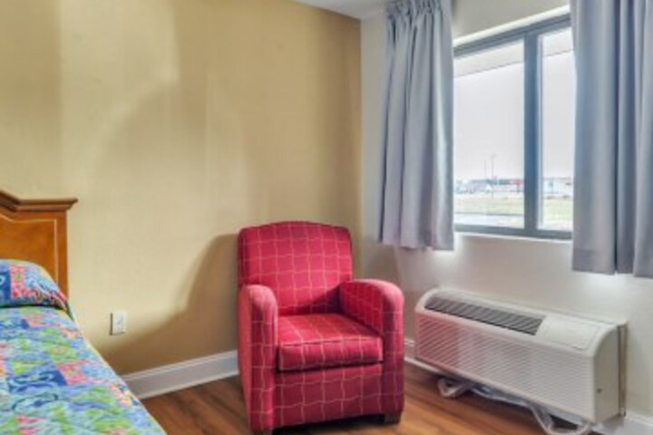 Room 8 of 34