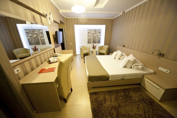 Room 9 of 44