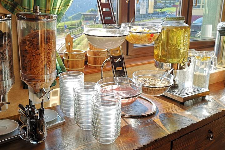 Breakfast/Coffee Service 36 of 46