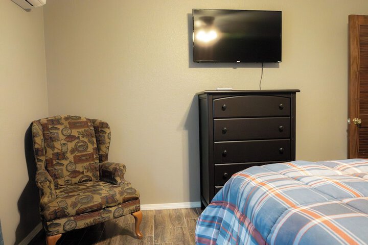 Room 385 of 917