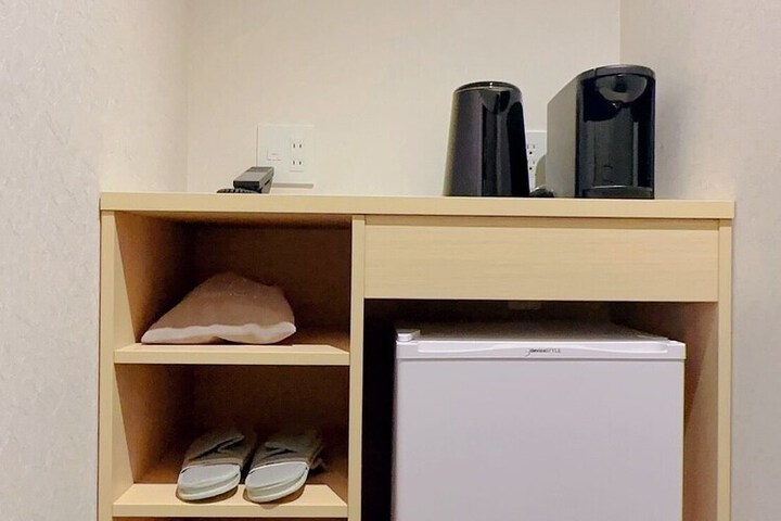 Room 17 of 28