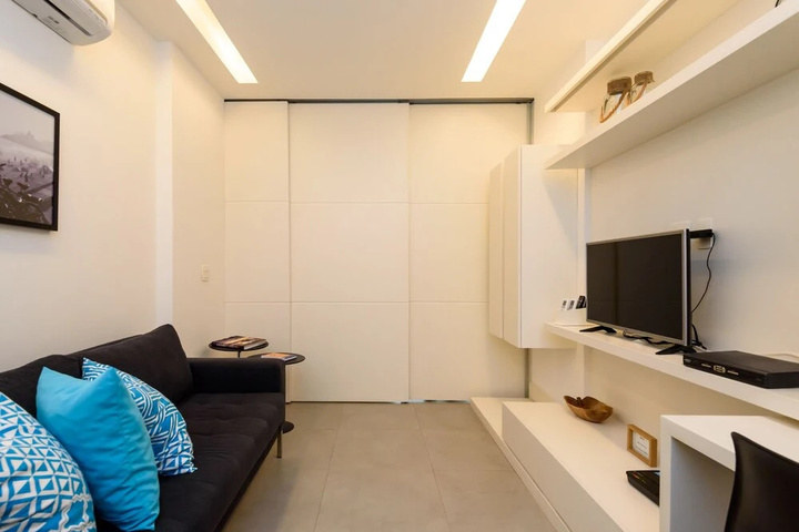 Room 3 of 19