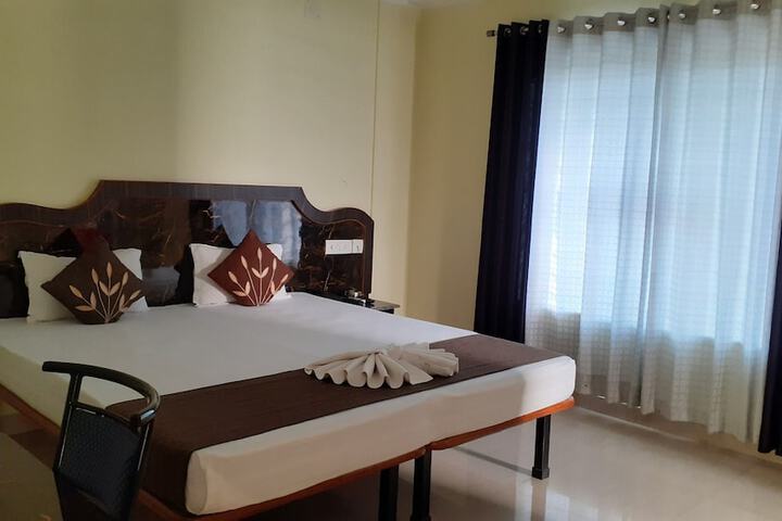 Room 17 of 36