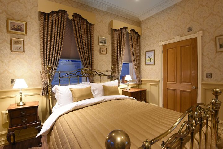 Room 17 of 42