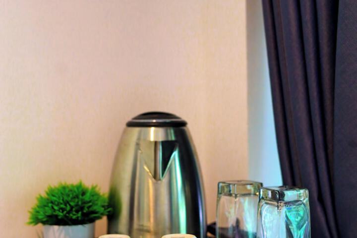 Room 10 of 28
