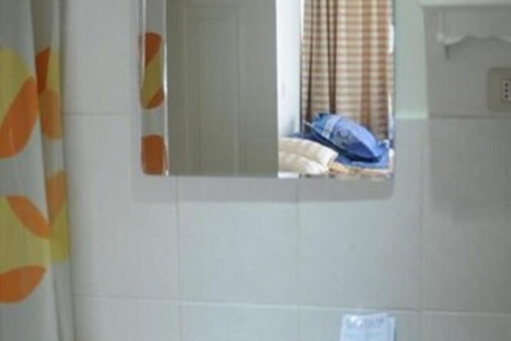 Room 18 of 29