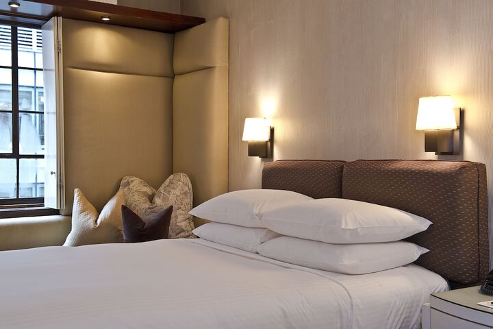 Luxury Double Bed (7 of 8)