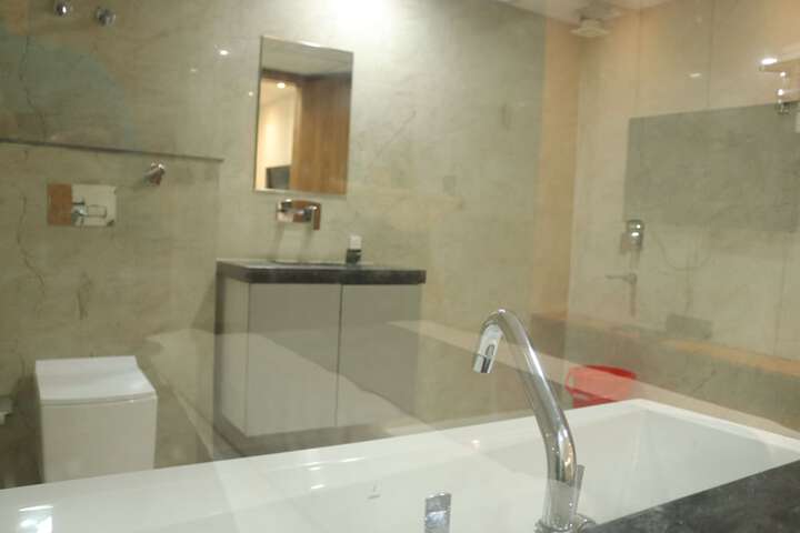 Room 11 of 22
