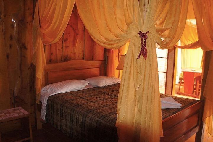 Room 4 of 63