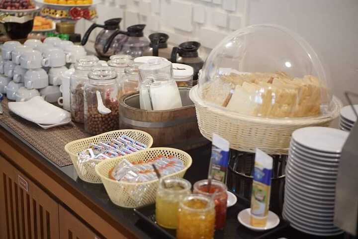 Dining Photos
