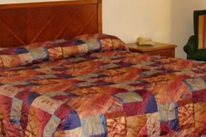 Standard | King Bed (3 of 3)