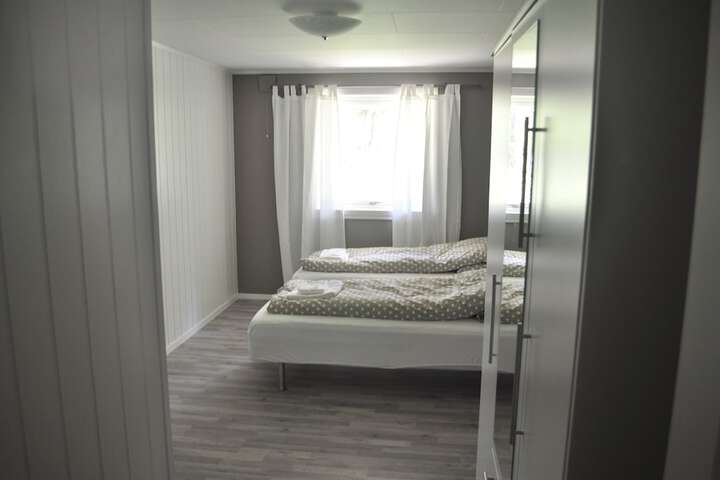 Room 5 of 14