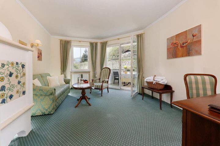 Room 11 of 38