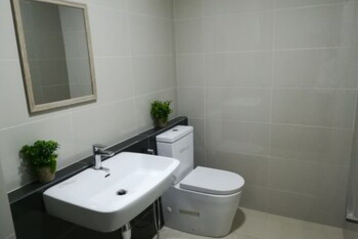 Room 3 of 37