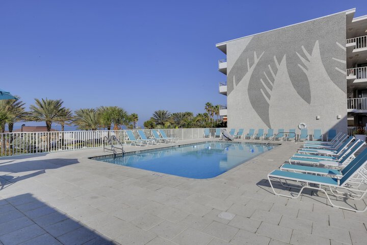 Hotel Pool