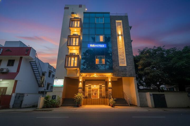 Fabhotel Delight Suite Service Apartments