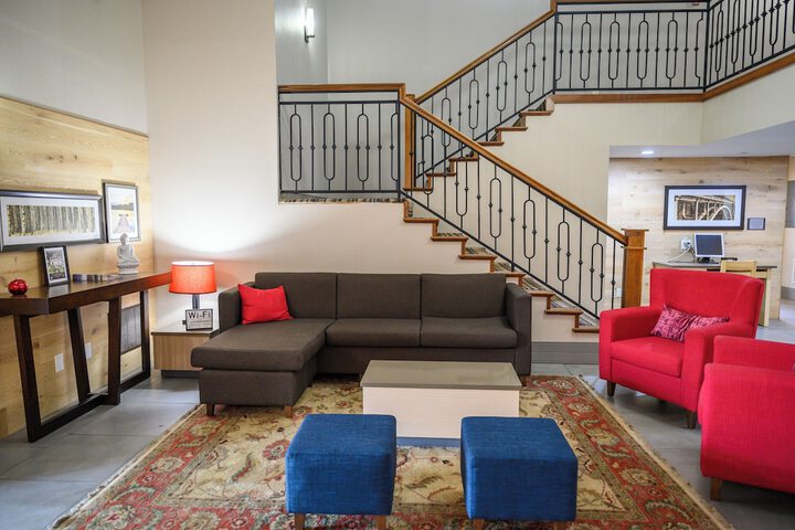 Entrance & Lobby