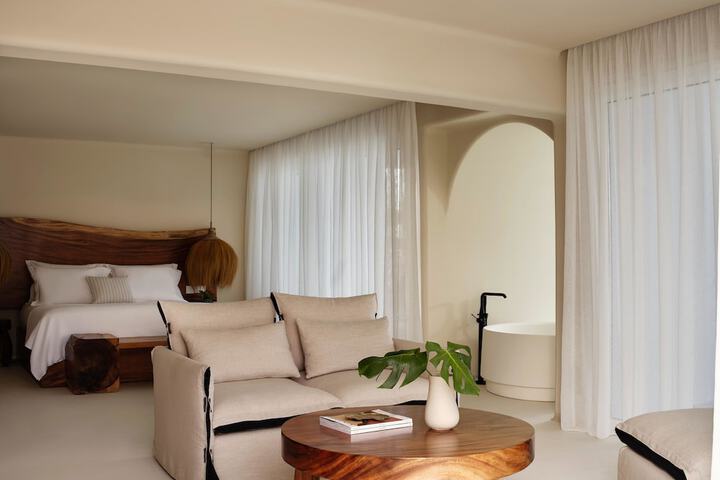 Room 35 of 110