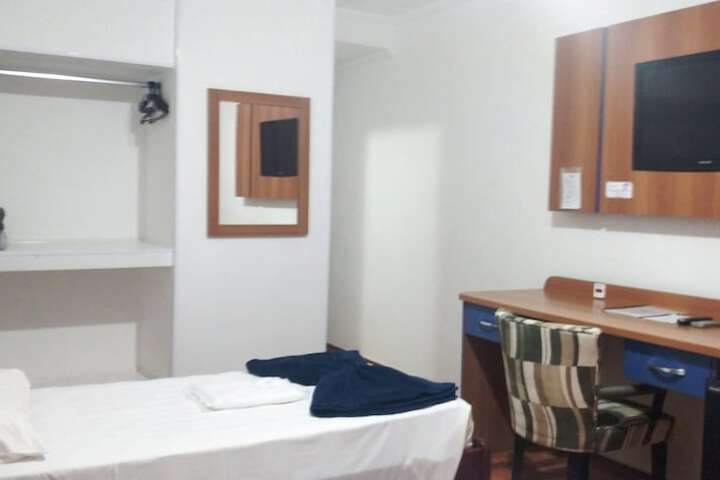 Room 28 of 75
