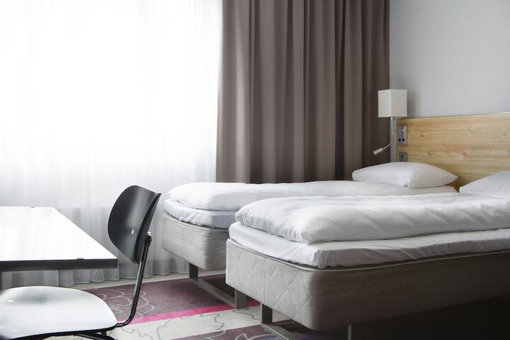 Room 12 of 50