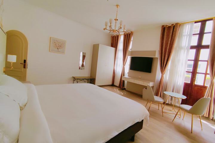 Room 57 of 90