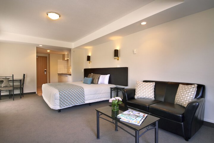 Room 6 of 39