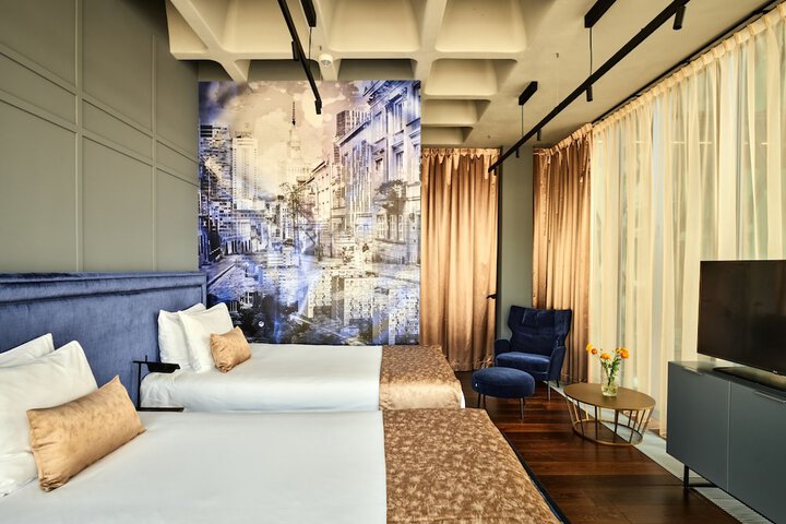 Room 21 of 111