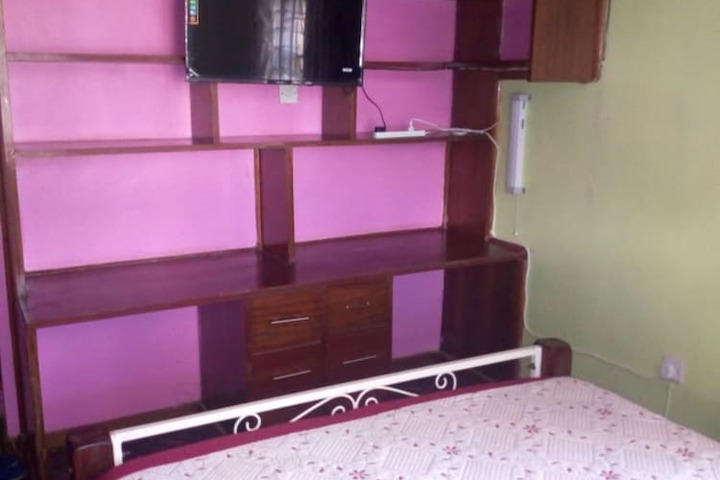 Room 2 of 31