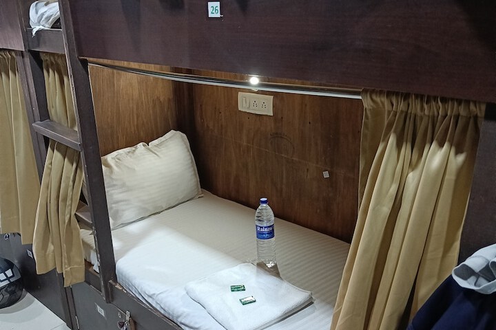 Room 4 of 20
