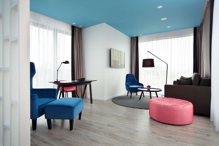 Room 12 of 50